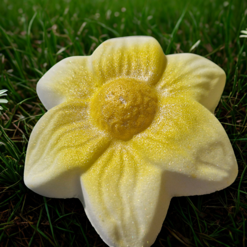 White Daffodil Bath Bomb