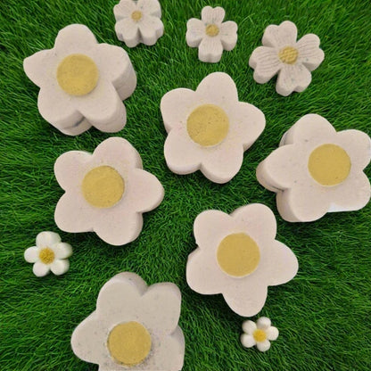 Daisy Flower Bath Bomb